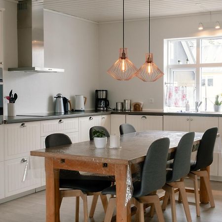Spacious City Center Home By The Sea Klaksvík Exterior photo