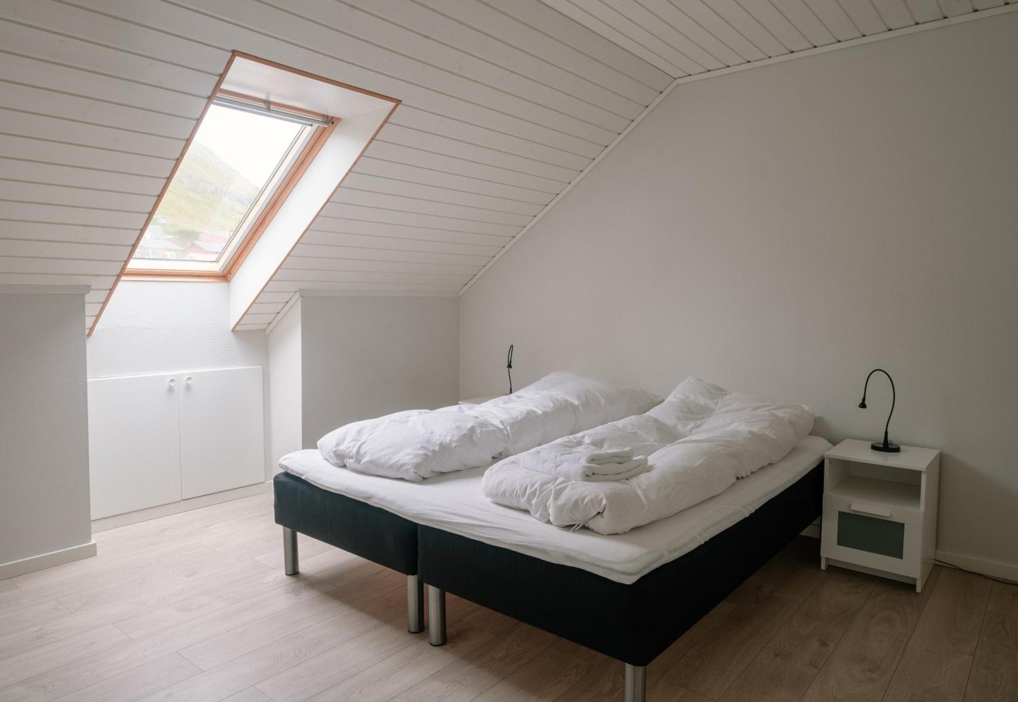 Spacious City Center Home By The Sea Klaksvík Exterior photo