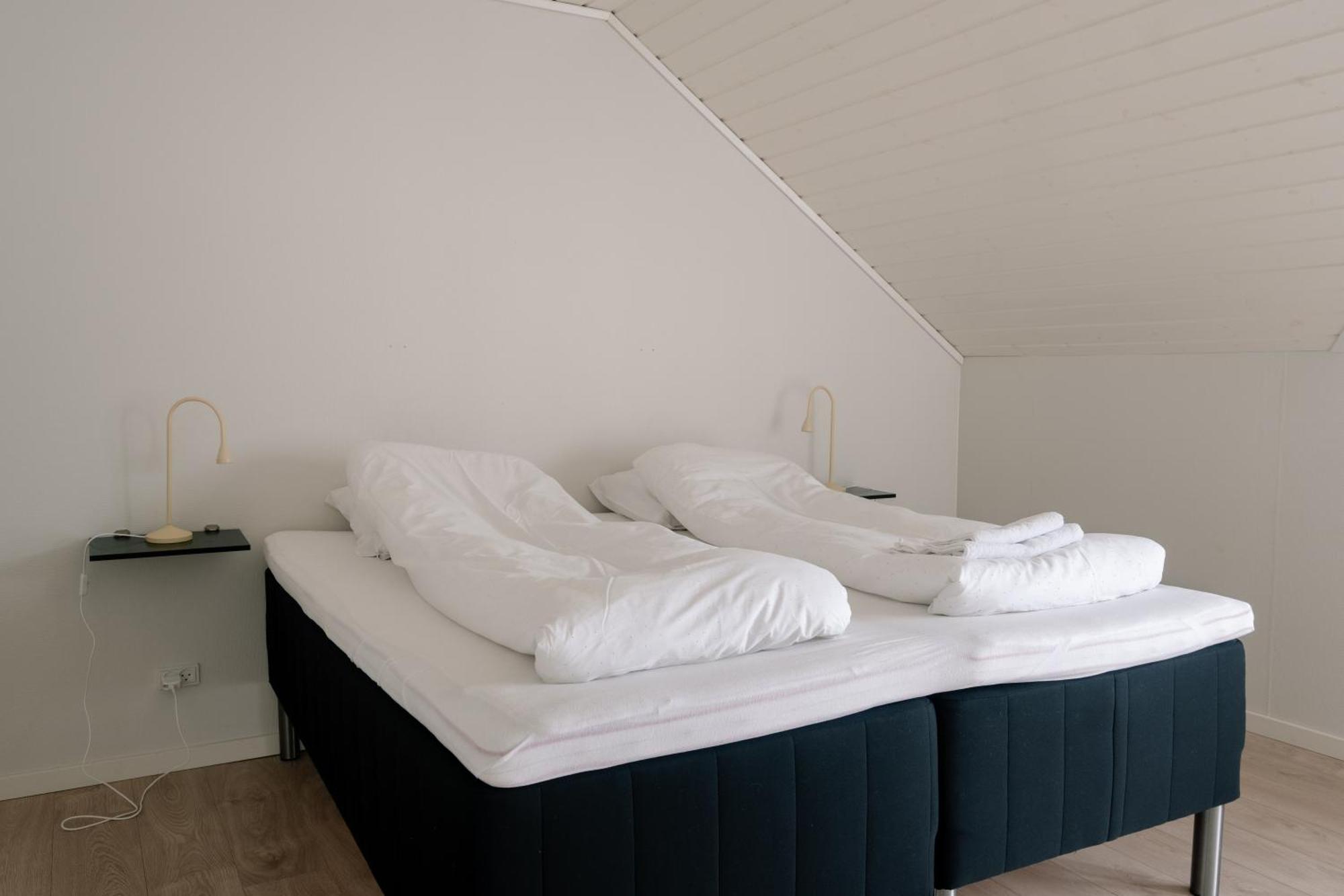 Spacious City Center Home By The Sea Klaksvík Exterior photo
