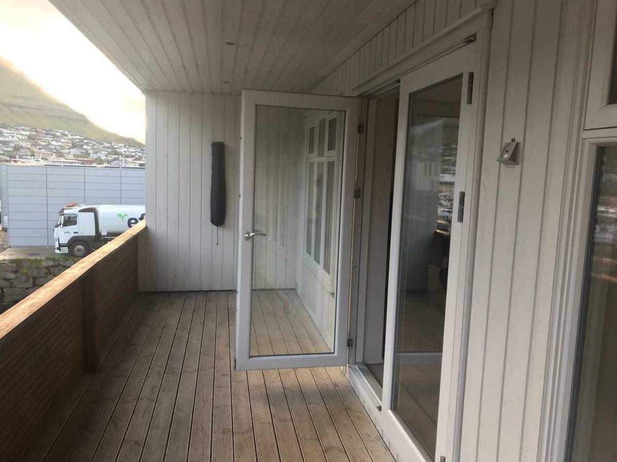 Spacious City Center Home By The Sea Klaksvík Exterior photo