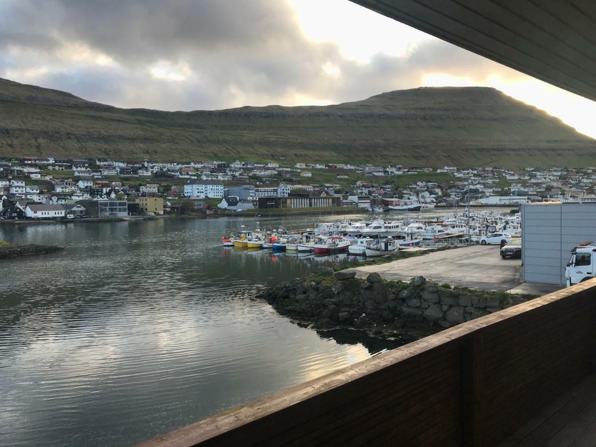 Spacious City Center Home By The Sea Klaksvík Exterior photo